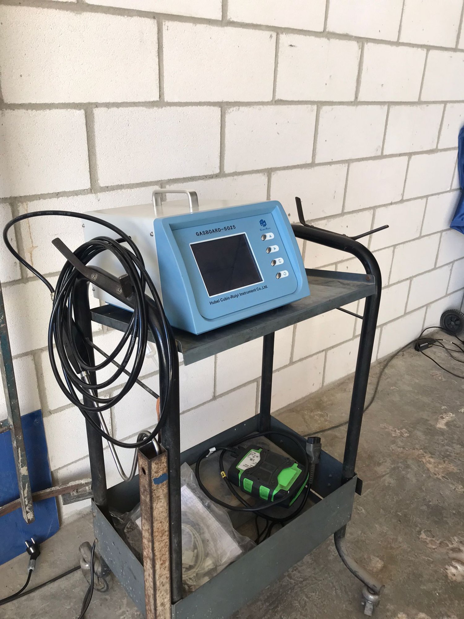 Equipo GASBOARD 5025 para análisis de gases ITV